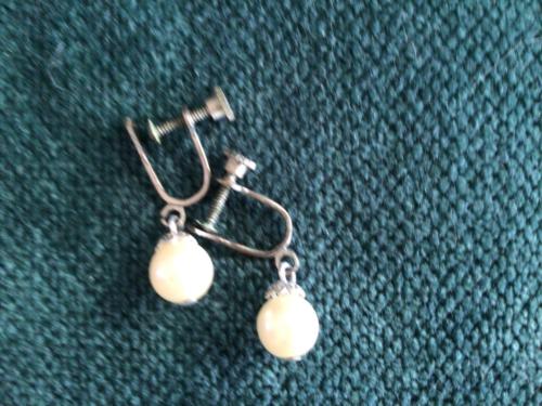 Item 46 - Earrings